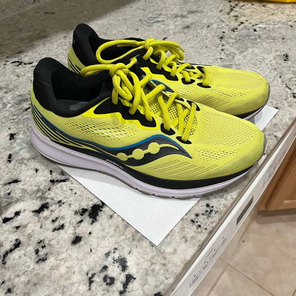 Saucing Ride 14 Running Shoe - image 3